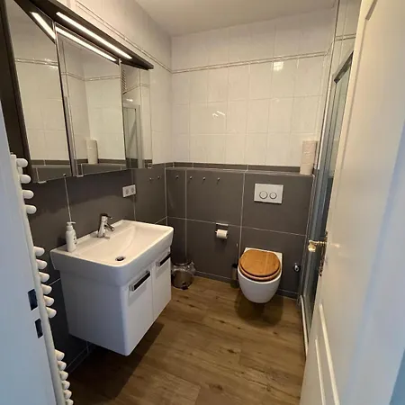 Haus Strandstrasse 33